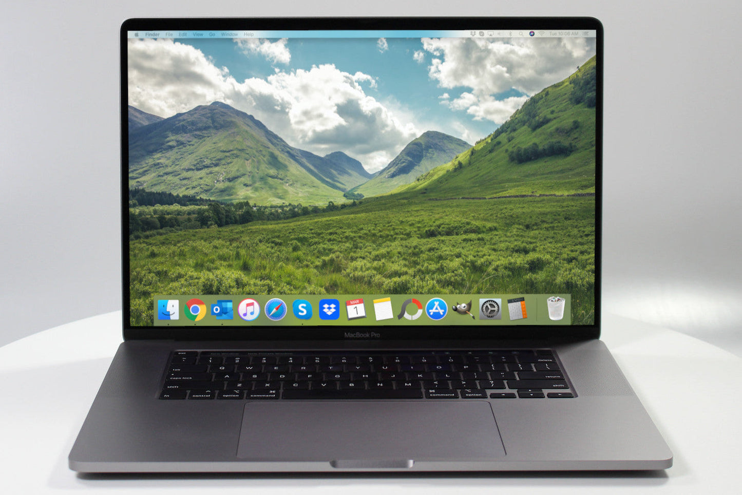 MacBook Pro (2019) 16-inch – Intel Core i9 2.3GHz – 16GB RAM 1TB SSD • 5500M GPU – 93 Cycles