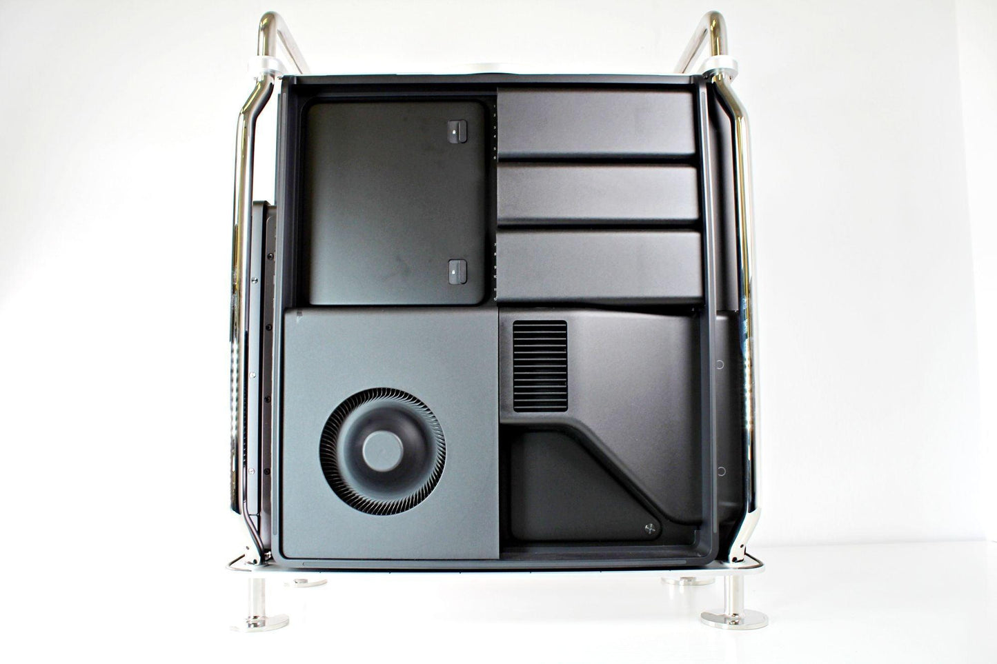 2019 Mac Pro 2.7GHz 24-Core Intel Xeon W | 768GB RAM | 8TB SSD | Up to AMD Radeon Pro Vega ll Duo x2