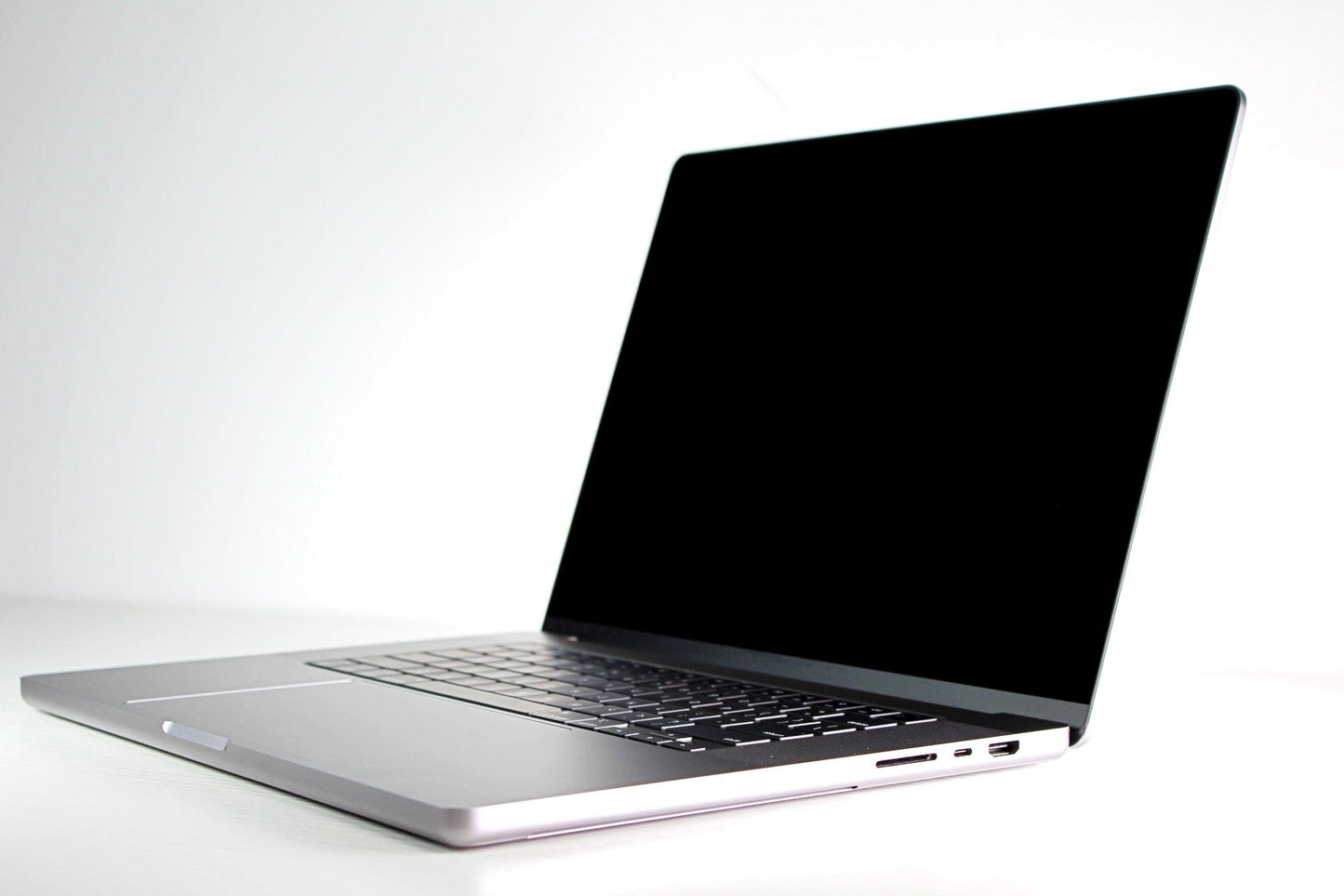 MacBook Pro (2021) 16-inch – Apple M1 Max 10-Core CPU & 32-Core GPU – Space Gray