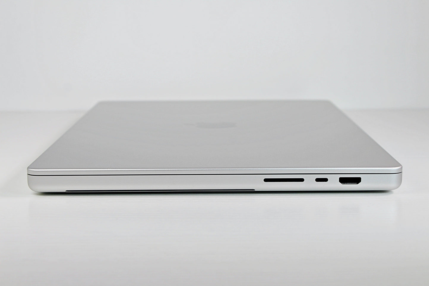 MacBook Pro (2023) 16-inch – Apple M2 Max 12-Core CPU 38-Core GPU – Silver