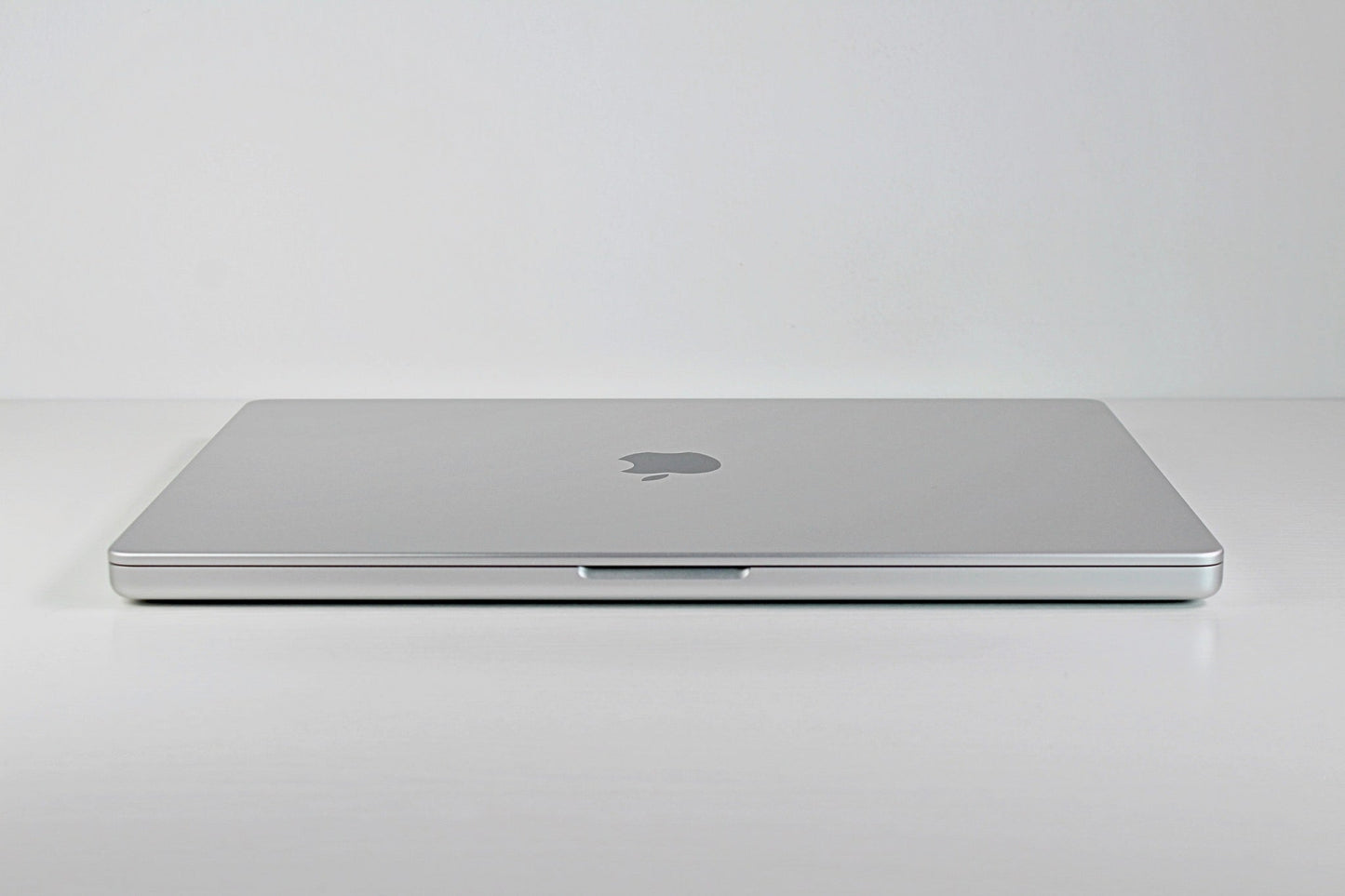 2021 Apple MacBook Pro 16-inch – M1 Max 32-Core GPU 64GB RAM 4TB SSD | Excellent