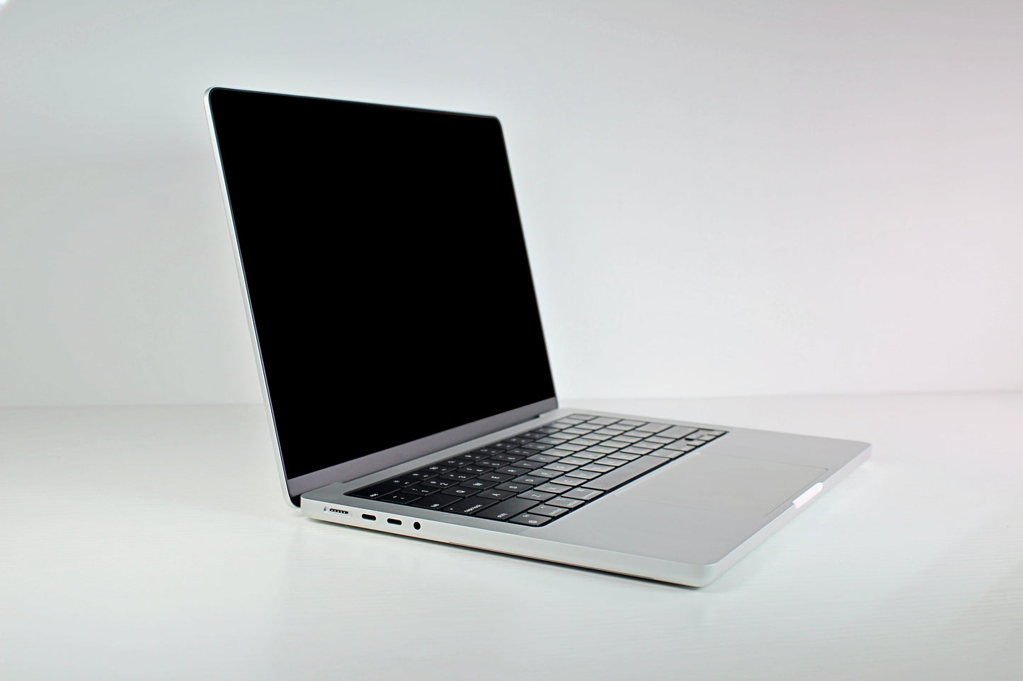 MacBook Pro (2023) 14-inch – Apple M2 Max 12-Core CPU 38-Core GPU – Silver