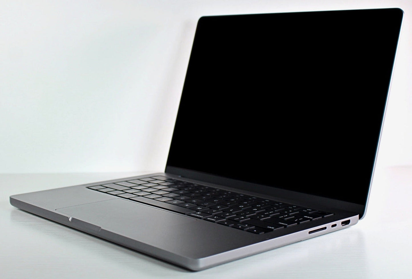 MacBook Pro (2021) 14-inch – Apple M1 Pro 10-Core CPU & 16-Core GPU – Space Gray