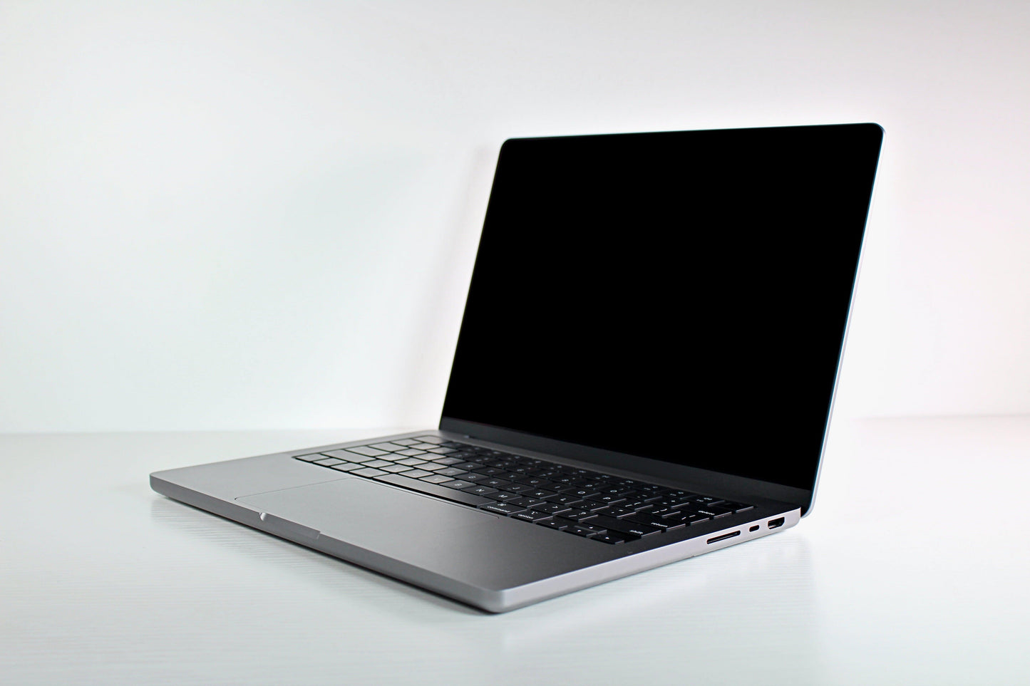 MacBook Pro (2023) 14-inch – Apple M2 Max 12-Core CPU 30-Core GPU – Silver