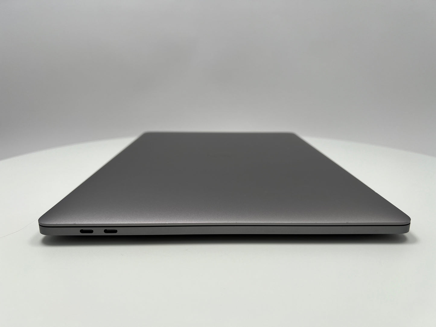 2018 Apple MacBook Pro 15-inch – i9 2.9GHz 32GB RAM 2TB SSD | Radeon Pro 560X