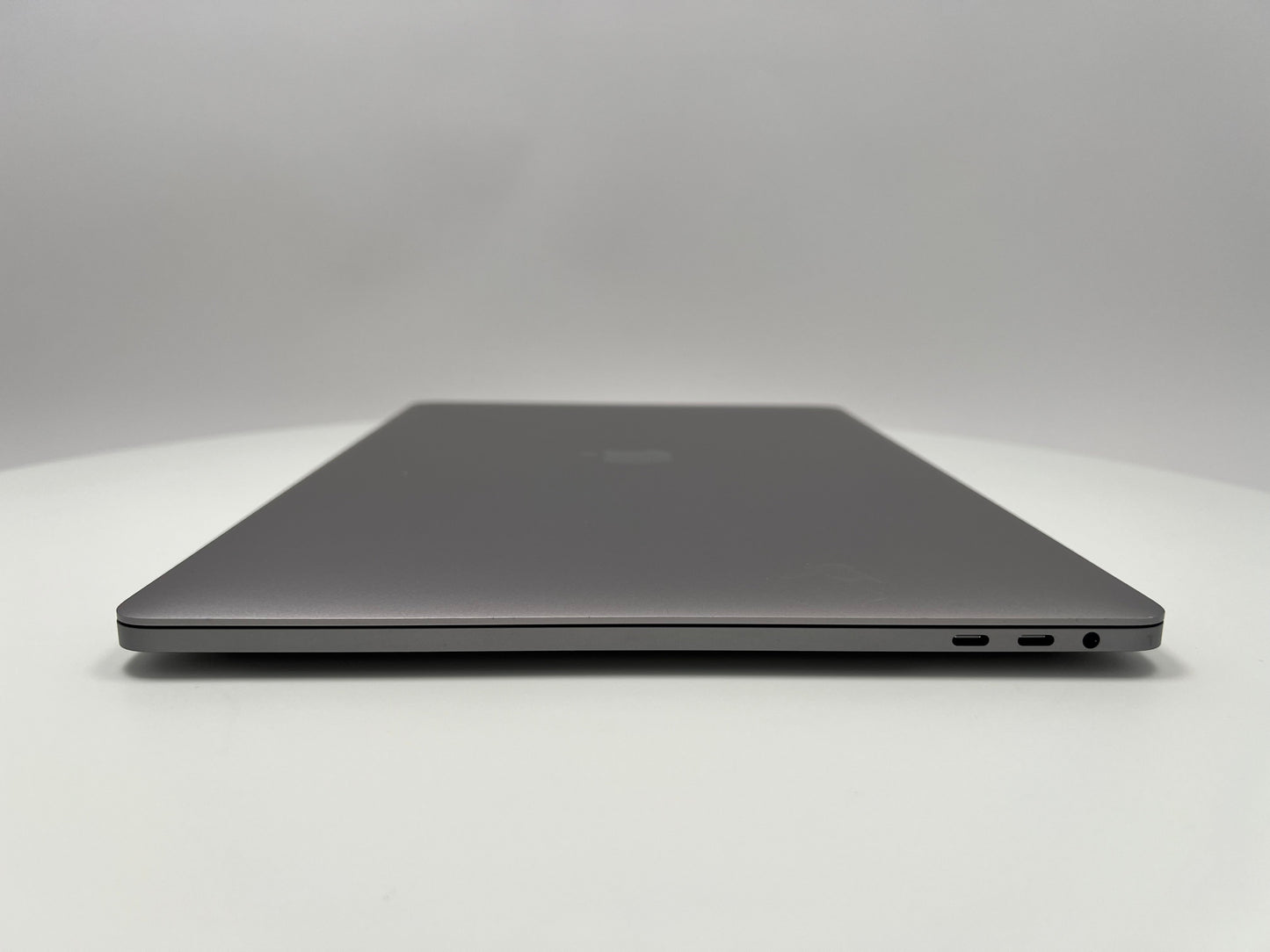 2018 Apple MacBook Pro 15-inch – i9 2.9GHz 32GB RAM 2TB SSD | Radeon Pro 560X