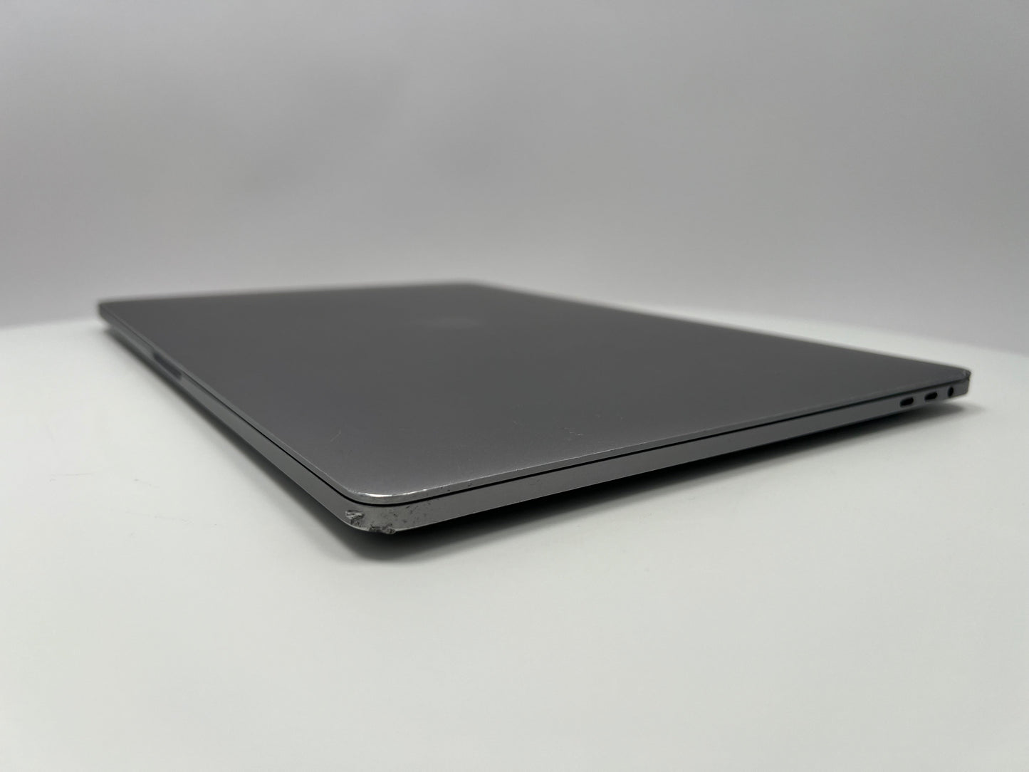 2018 Apple MacBook Pro 15-inch – i7 2.6GHz 16GB RAM 512GB SSD | Radeon Pro 560X