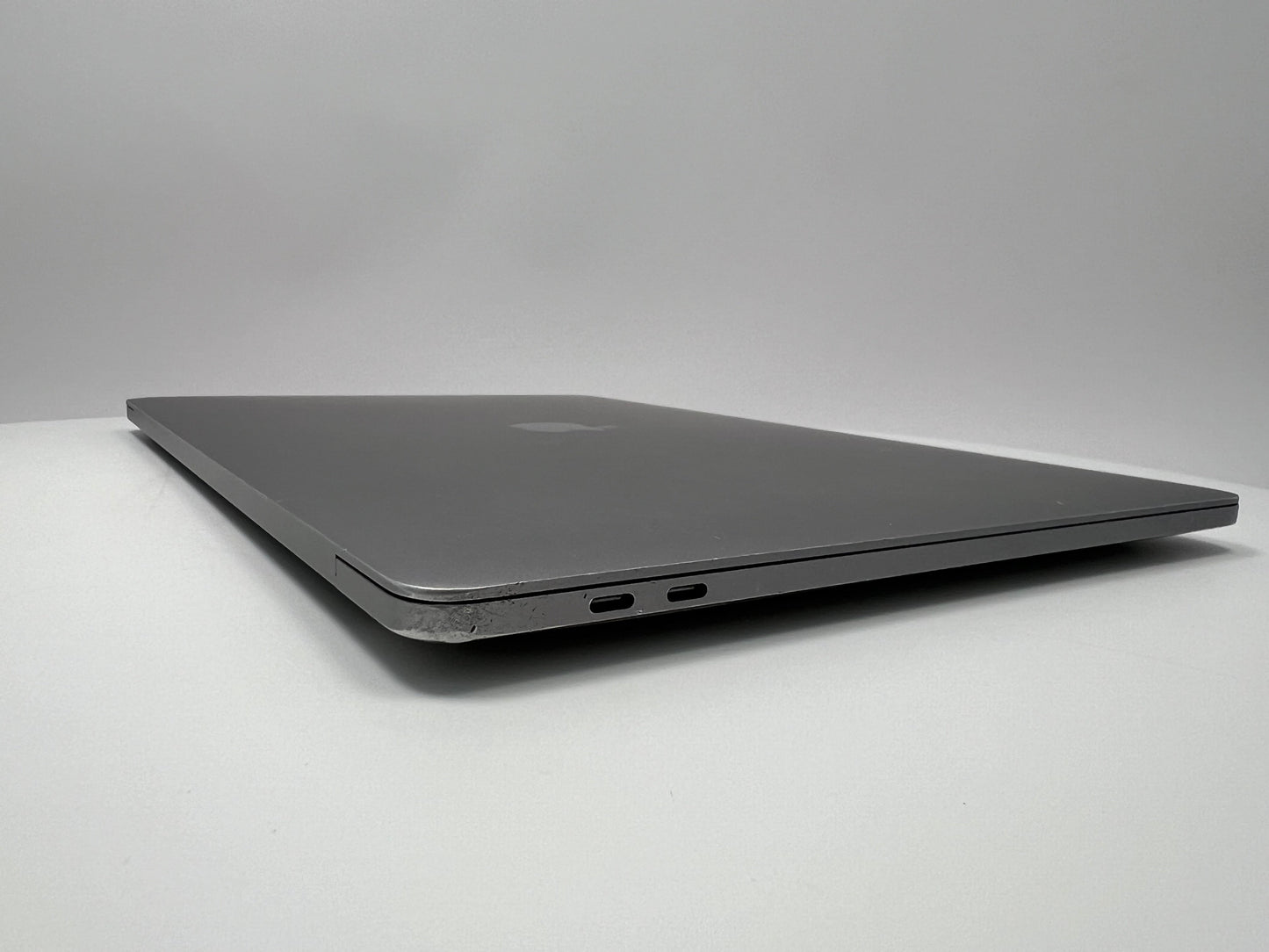 2018 Apple MacBook Pro 15-inch – i7 2.6GHz 16GB RAM 512GB SSD | Radeon Pro 560X