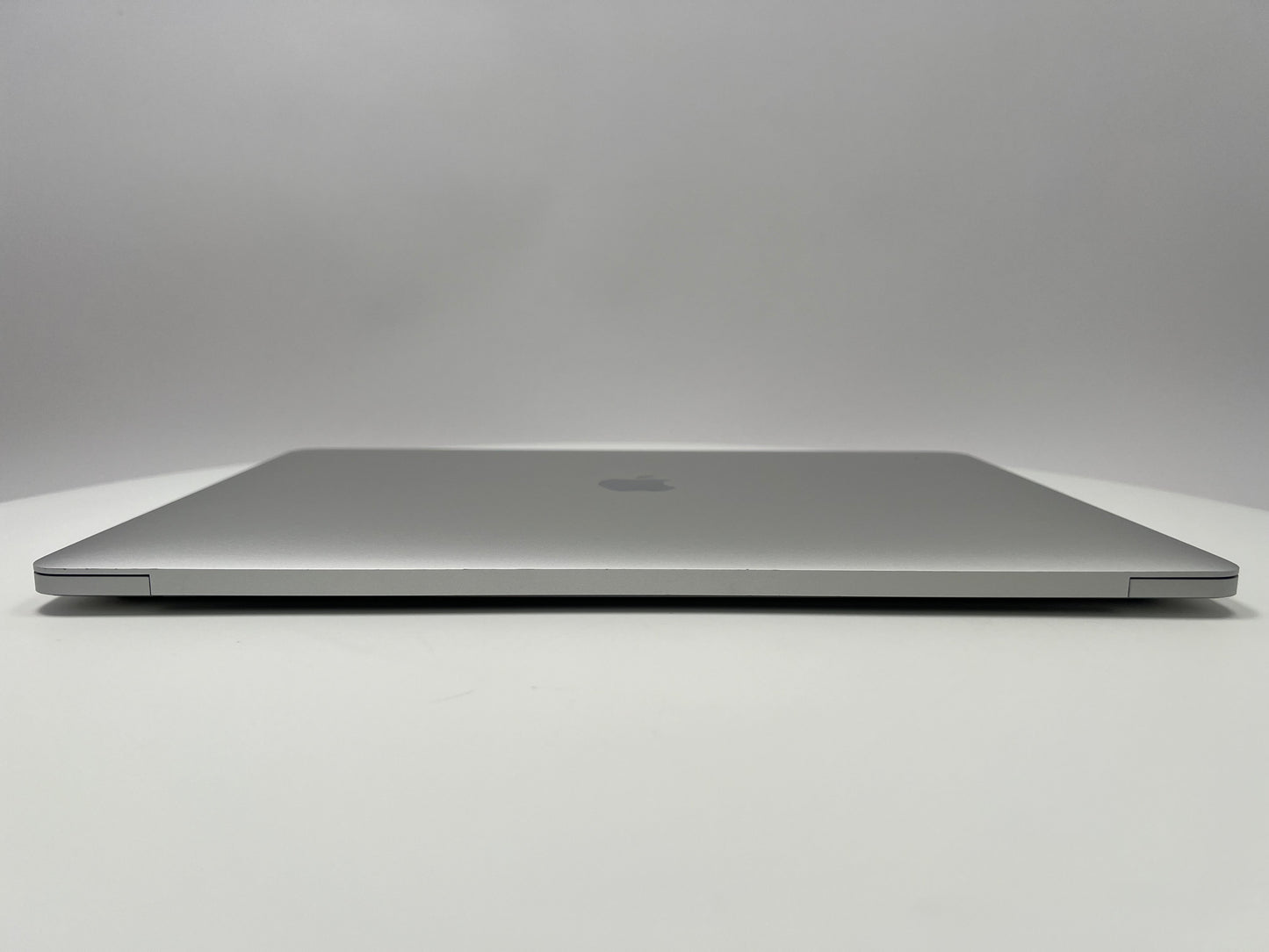 2016 Apple MacBook Pro 15-inch i7 2.9GHz 16GB RAM 512GB SSD | Radeon Pro 460