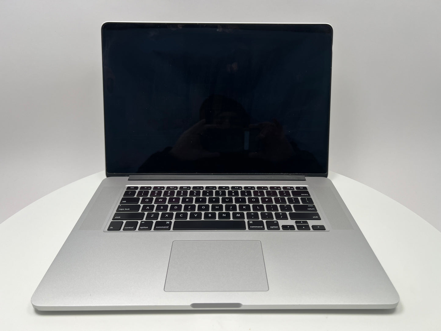2015 MacBook Pro 15-inch i7 2.8GHz – 16GB RAM 1TB SSD AMD R9 M370X | For Parts Only