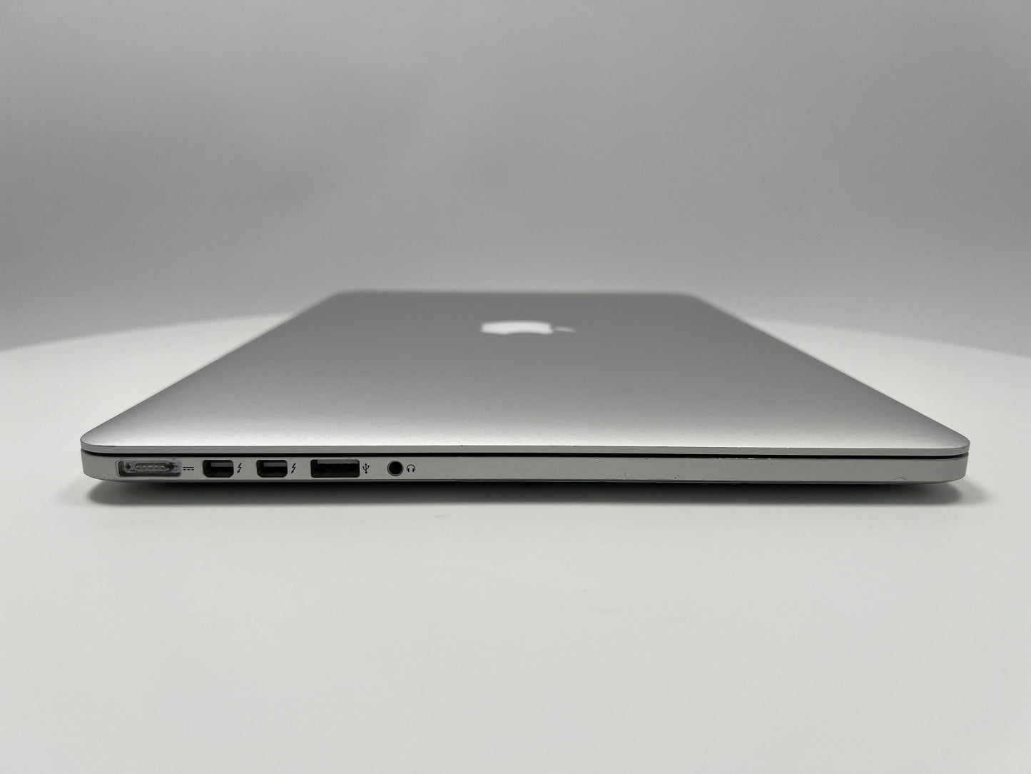 2015 MacBook Pro 15-inch i7 2.8GHz – 16GB RAM 1TB SSD AMD R9 M370X | For Parts Only