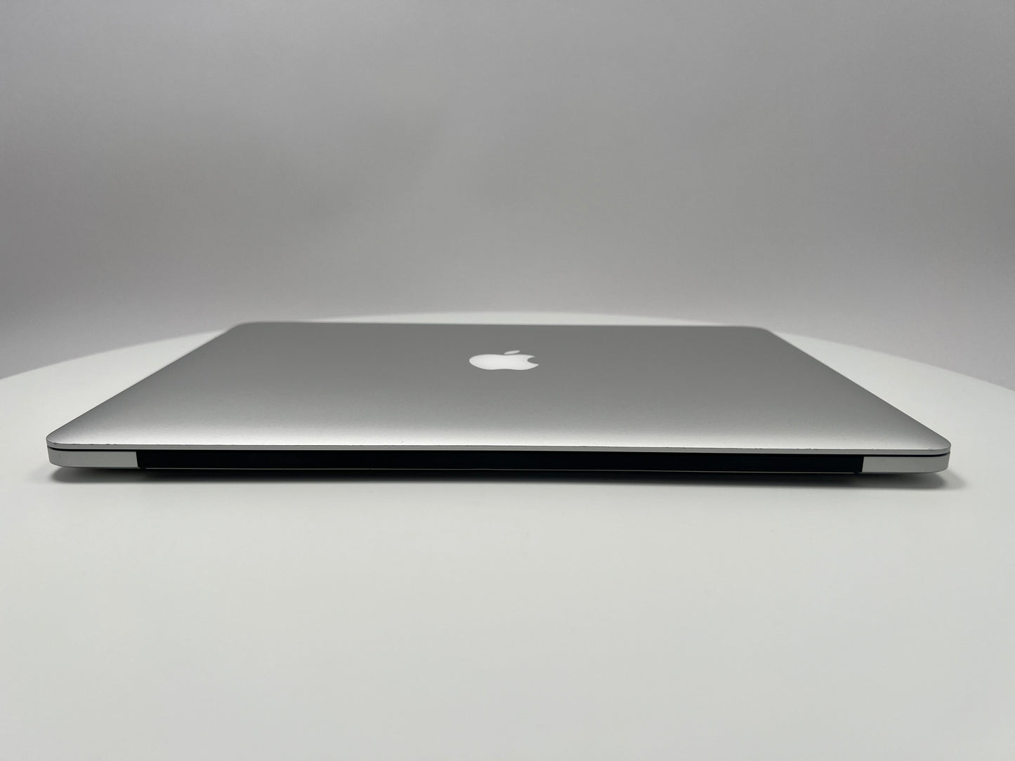 2015 MacBook Pro 15-inch i7 2.8GHz – 16GB RAM 1TB SSD AMD R9 M370X | For Parts Only
