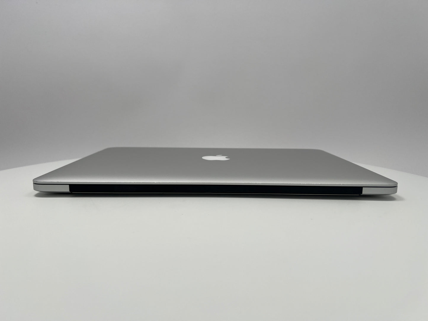 2015 MacBook Pro 15-inch i7 2.8GHz – 16GB RAM 1TB SSD AMD R9 M370X | For Parts Only