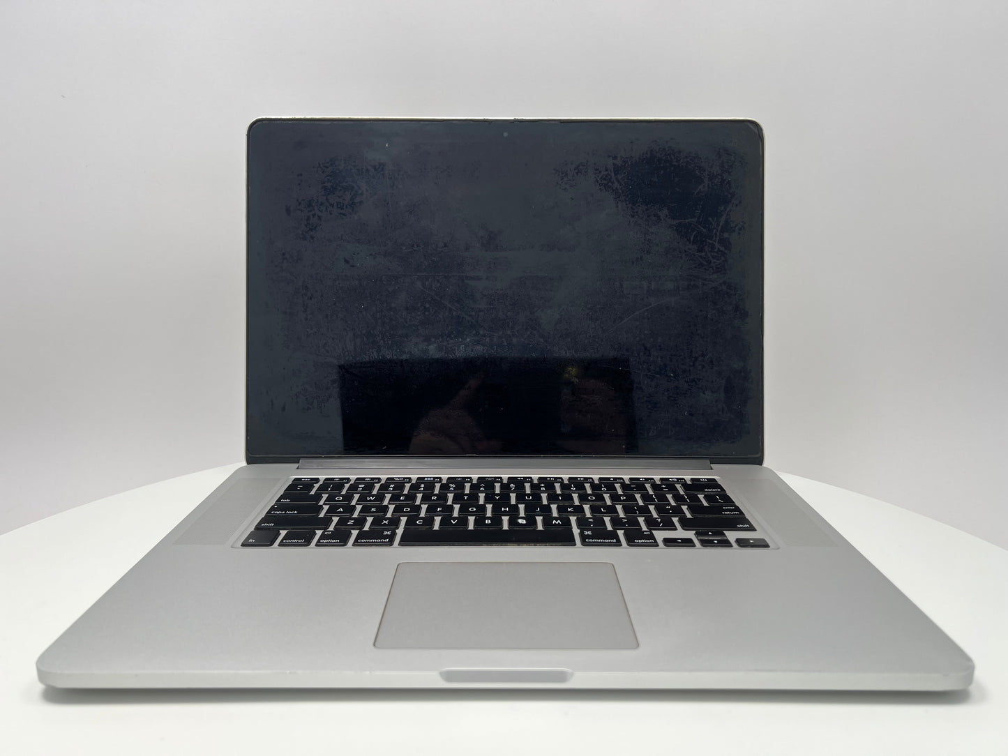 2015 MacBook Pro 15-inch i7 2.8GHz – 16GB RAM 1TB SSD AMD R9 M370X | Silver