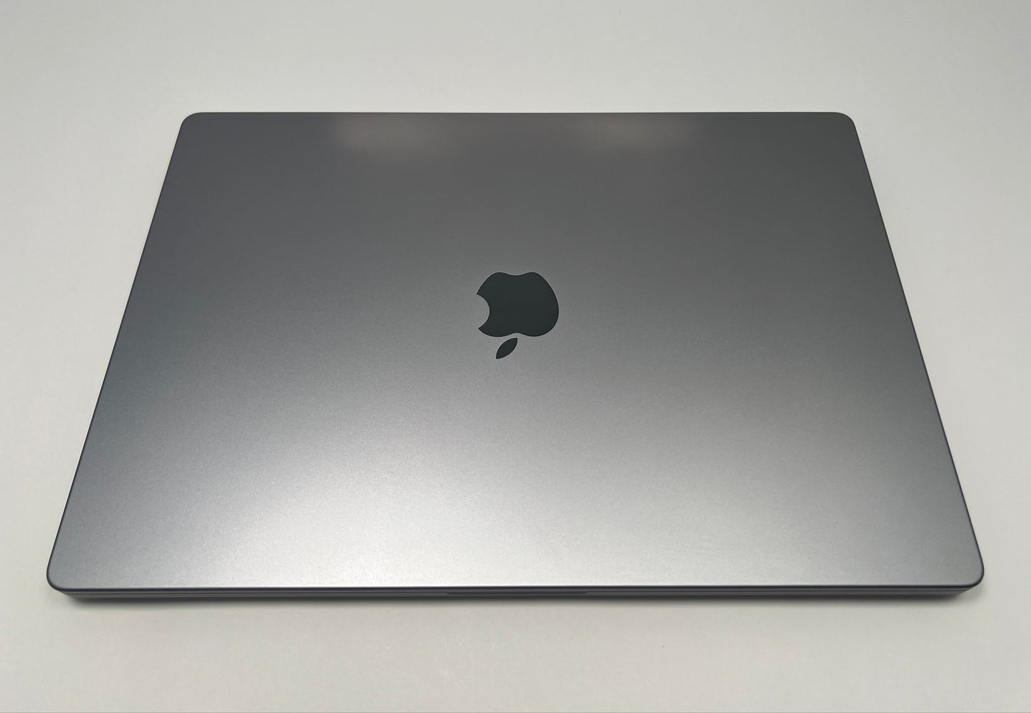 2021 Apple MacBook Pro 16-inch – M1 Max 32-Core GPU 64GB RAM 2TB SSD | 65 Cycles