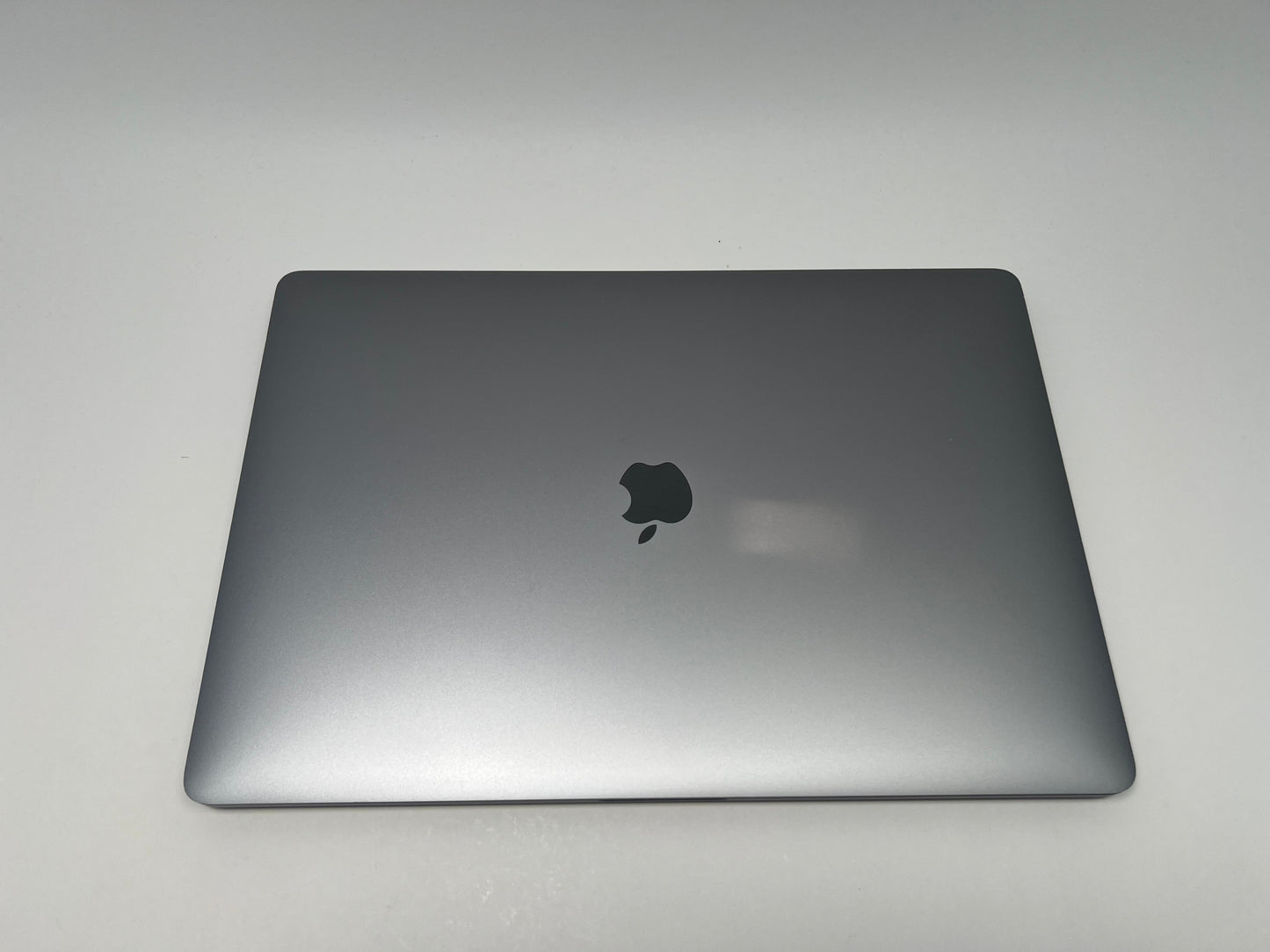 2019 Apple MacBook Pro 16-inch – i9 2.4GHz 32GB RAM 2TB SSD 5500M 8GB | French Keyboard