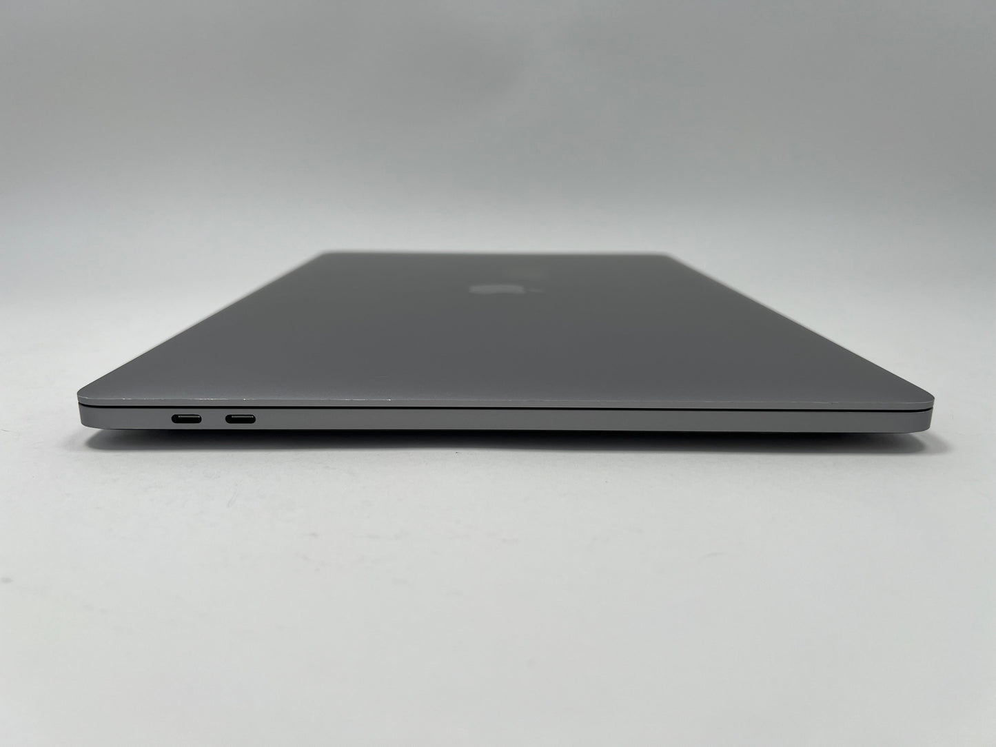 2019 Apple MacBook Pro 16-inch – i9 2.4GHz 32GB RAM 2TB SSD 5500M 8GB | French Keyboard