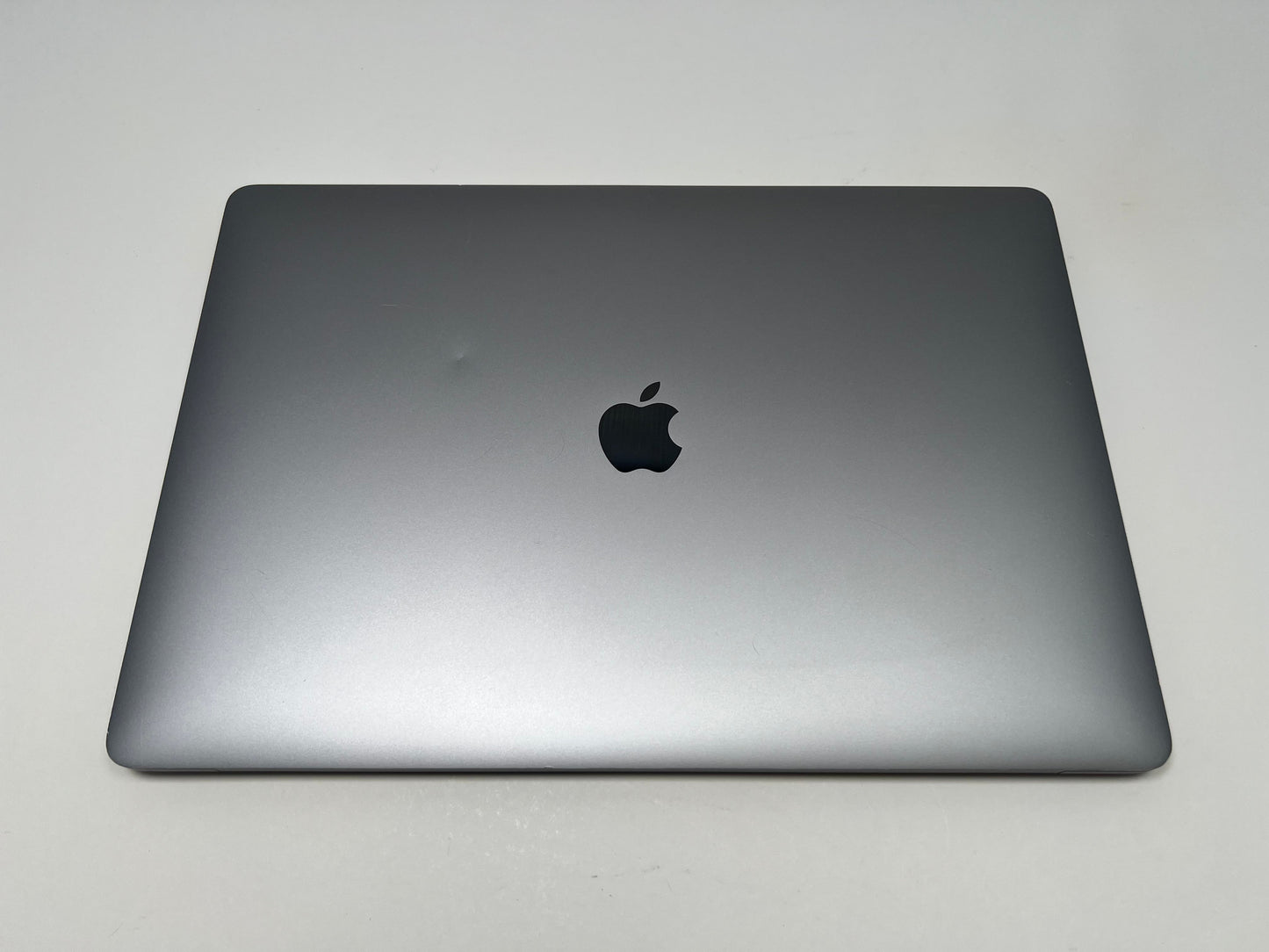 MacBook Pro (2017) 15-inch – Intel Core i7 3.1GHz – 16GB RAM 1TB SSD – Radeon Pro 560