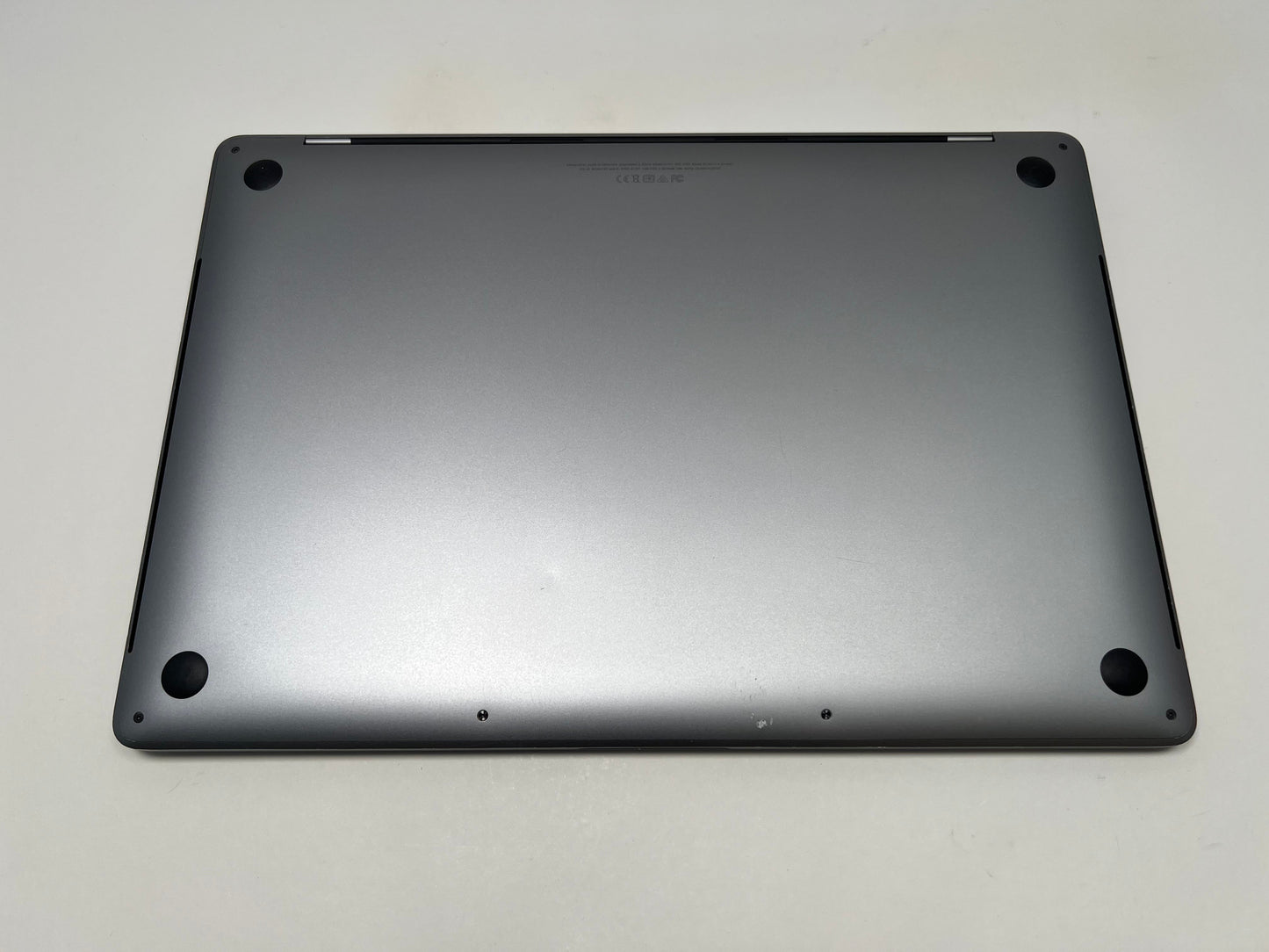 MacBook Pro (2017) 15-inch – Intel Core i7 3.1GHz – 16GB RAM 1TB SSD – Radeon Pro 560