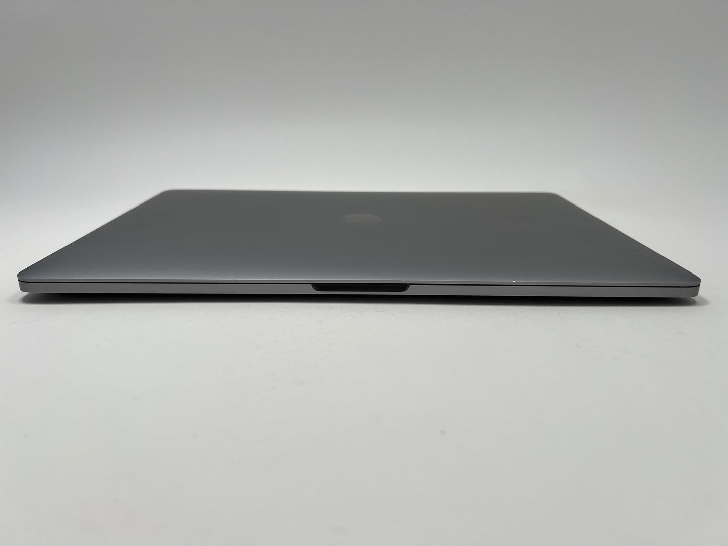 MacBook Pro (2017) 15-inch – Intel Core i7 3.1GHz – 16GB RAM 1TB SSD – Radeon Pro 560