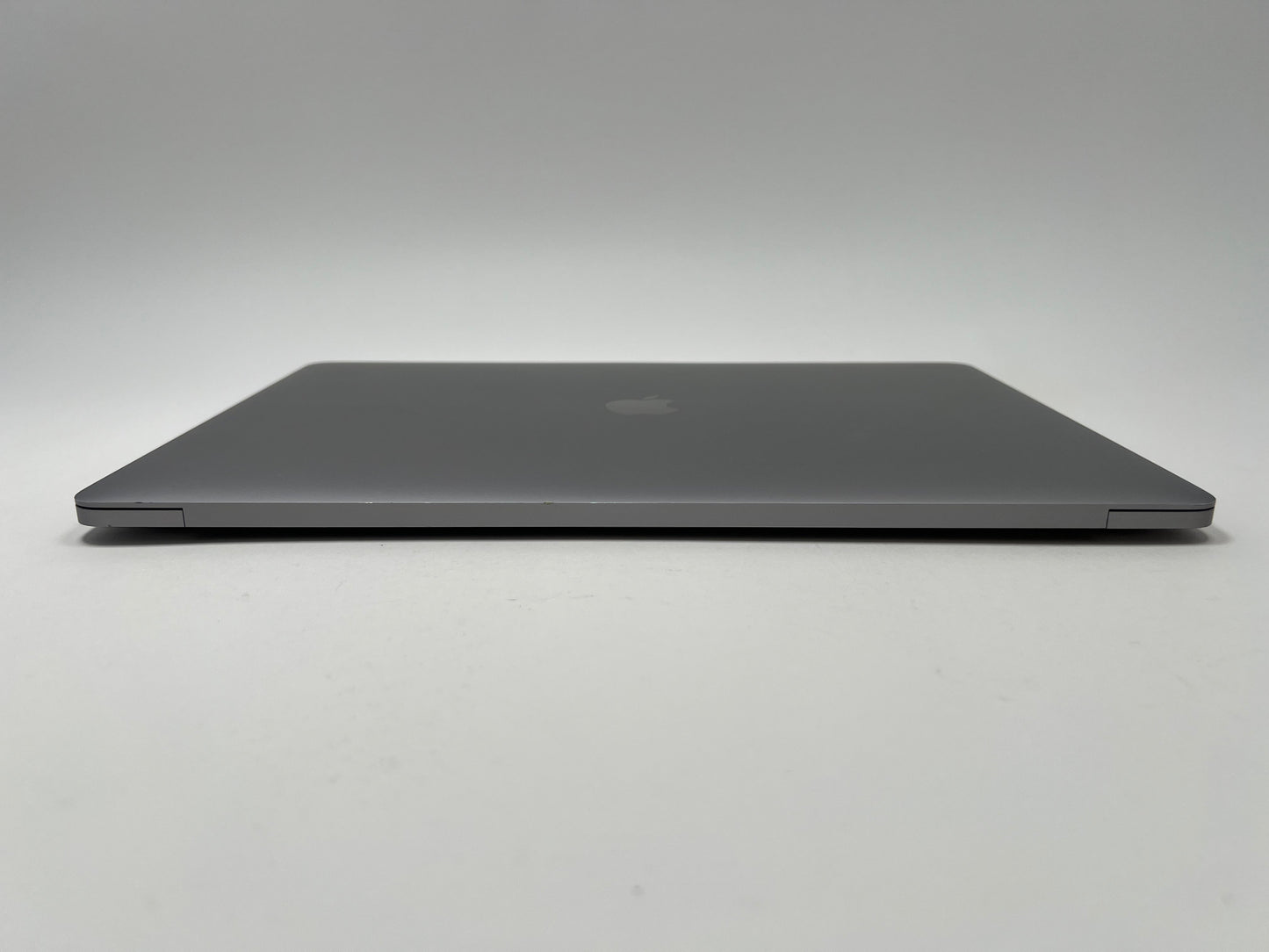 MacBook Pro (2017) 15-inch – Intel Core i7 3.1GHz – 16GB RAM 1TB SSD – Radeon Pro 560