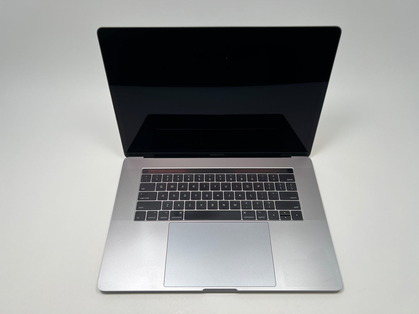 MacBook Pro (2017) 15-inch – Intel Core i7 3.1GHz – 16GB RAM 1TB SSD – Radeon Pro 560
