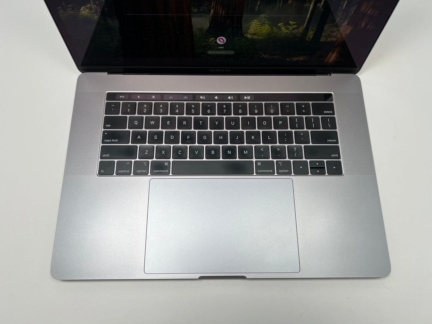 MacBook Pro (2018) 15-inch – Intel Core i7 2.6GHz – 32GB RAM 1TB SSD 560X • For Parts & Repair