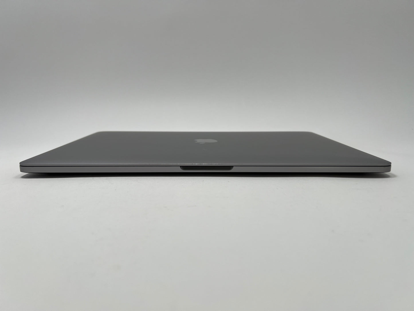 MacBook Pro (2018) 15-inch – Intel Core i7 2.6GHz – 32GB RAM 1TB SSD • Radeon Pro 560X