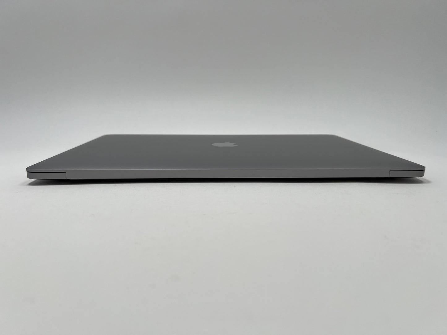 MacBook Pro (2018) 15-inch – Intel Core i7 2.6GHz – 32GB RAM 1TB SSD • Radeon Pro 560X