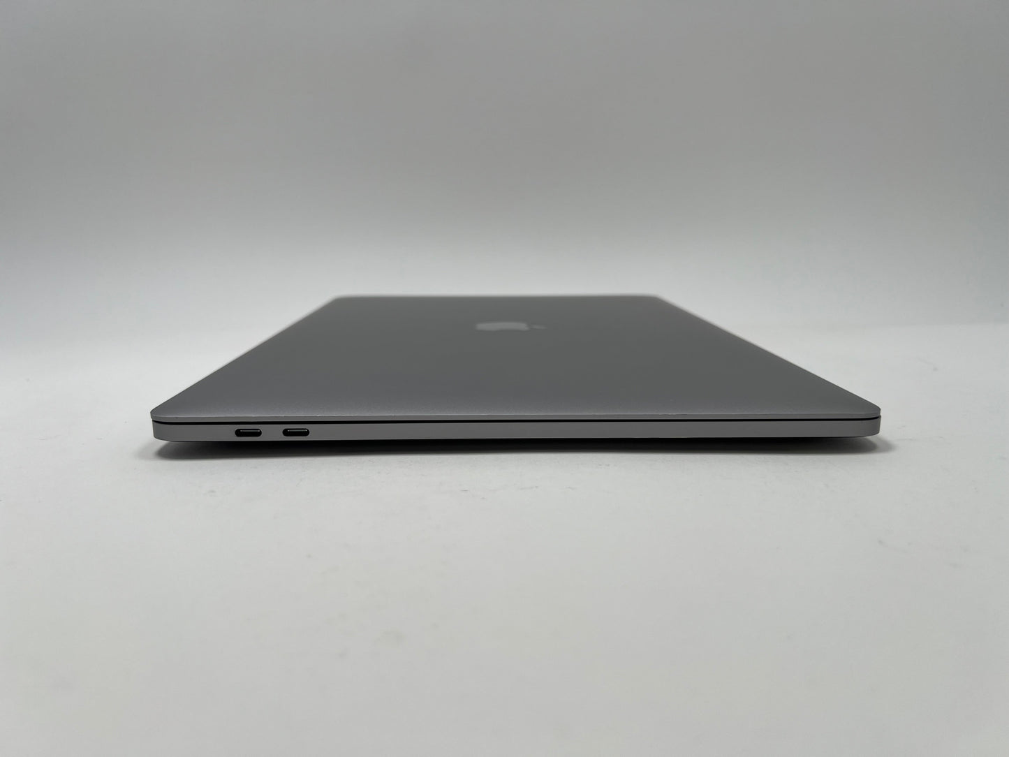 MacBook Pro (2018) 15-inch – Intel Core i7 2.6GHz – 32GB RAM 1TB SSD • Radeon Pro 560X