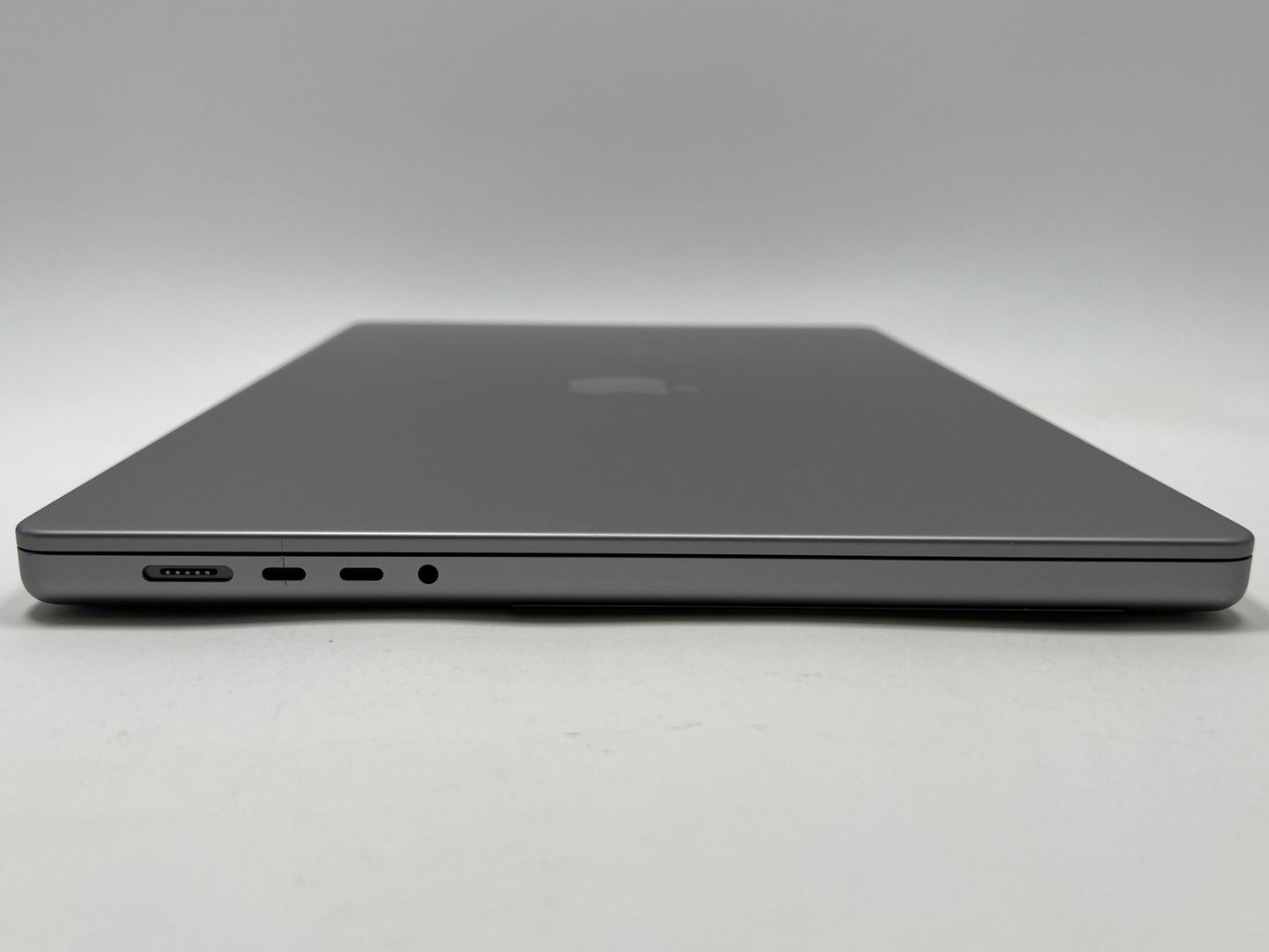 MacBook Pro (2021) 16-inch – M1 Pro 16-Core GPU – 32GB RAM 512GB SSD
