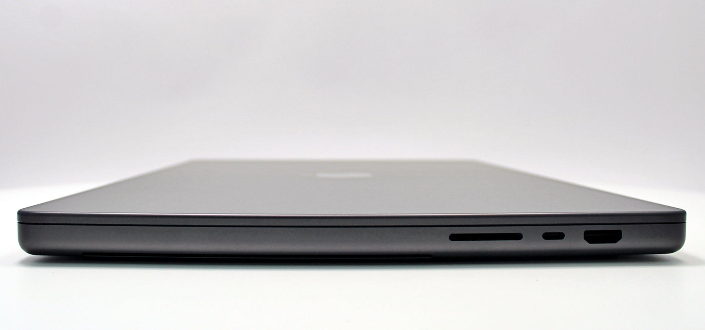 MacBook Pro (2023) 16-inch – Apple M3 Max 40-Core GPU – 128GB RAM 2TB SSD | 35 Cycles