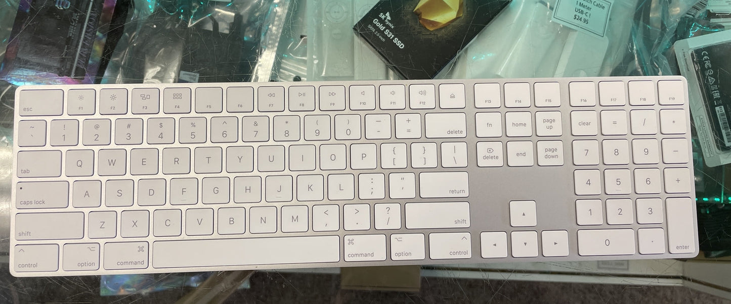 Apple Magic Keyboard with Numeric Keypad MQ052LL/A Silver – Wireless