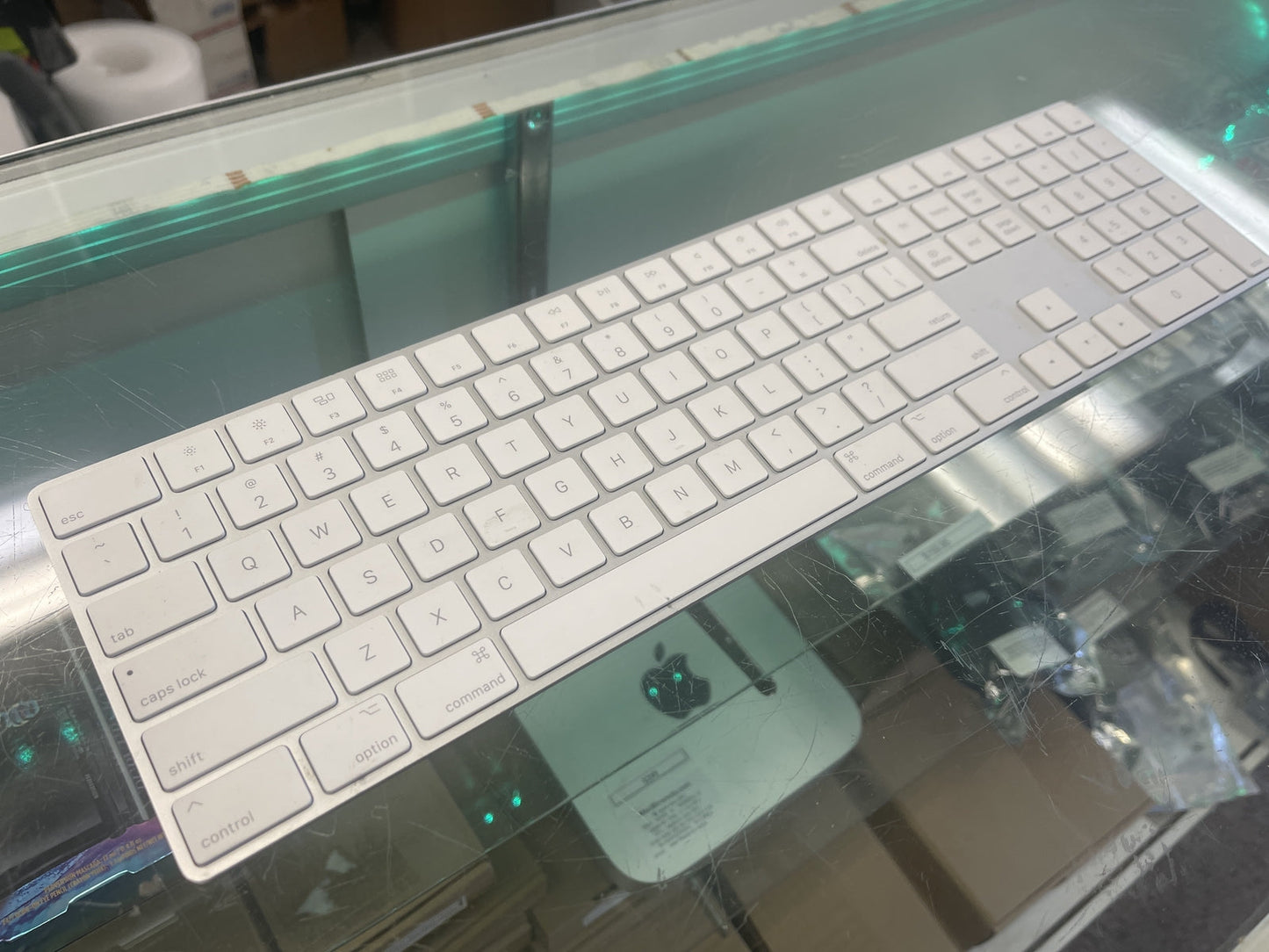 Apple Magic Keyboard with Numeric Keypad MQ052LL/A Silver – Wireless