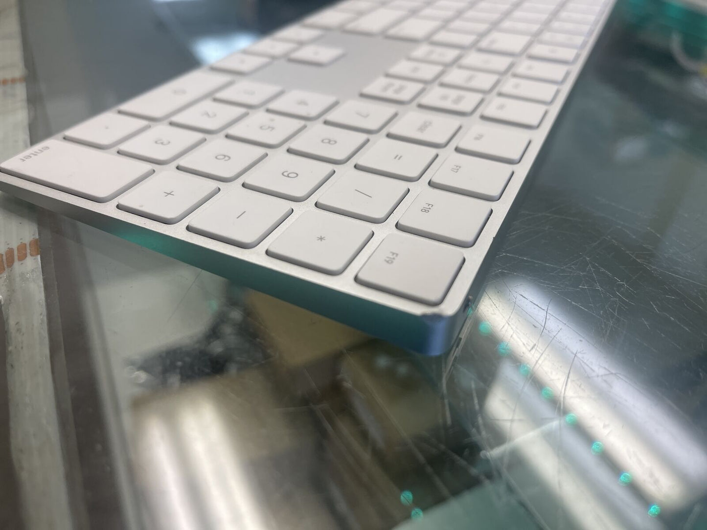Apple Magic Keyboard with Numeric Keypad MQ052LL/A Silver – Wireless