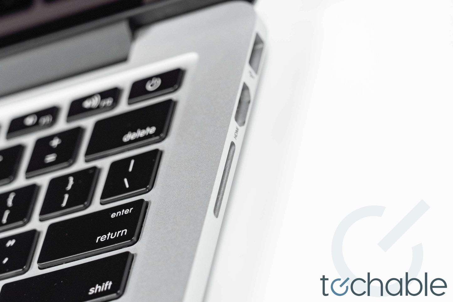 MacBook Pro (Early 2015) 13-Inch - 2.9GHz Core i5 - 16GB RAM - 1TB SSD