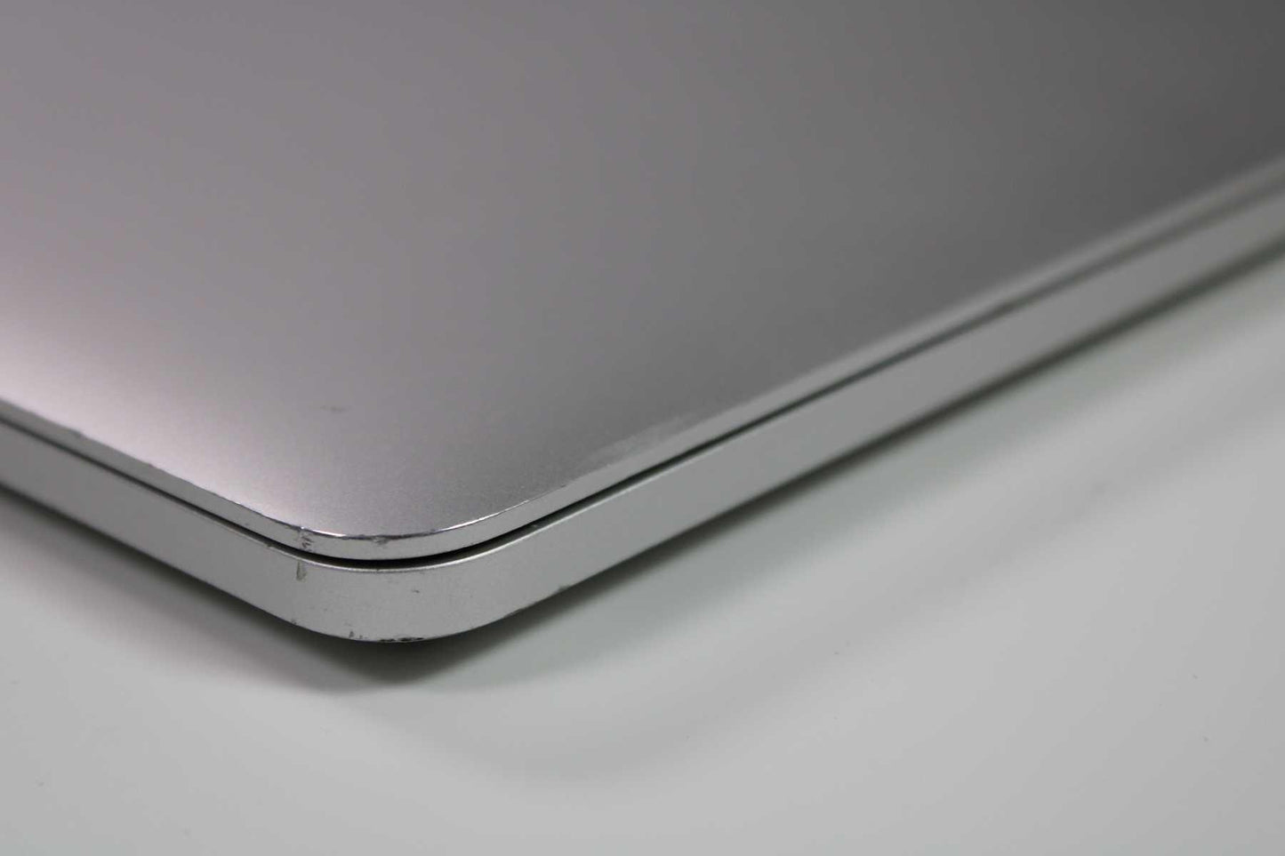 Apple MacBook Pro 15-inch 2013 2.6GHz Core i7 16GB RAM Dual GPU (Wear & Tear Special)