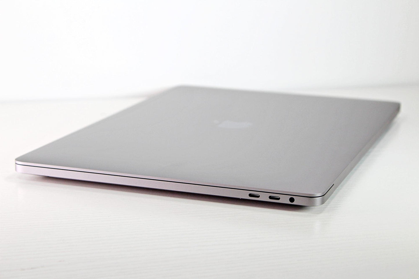 2019 Apple MacBook Pro 16-inch – i9 2.4GHz 32GB RAM 2TB SSD | Radeon Pro 5500M 8GB