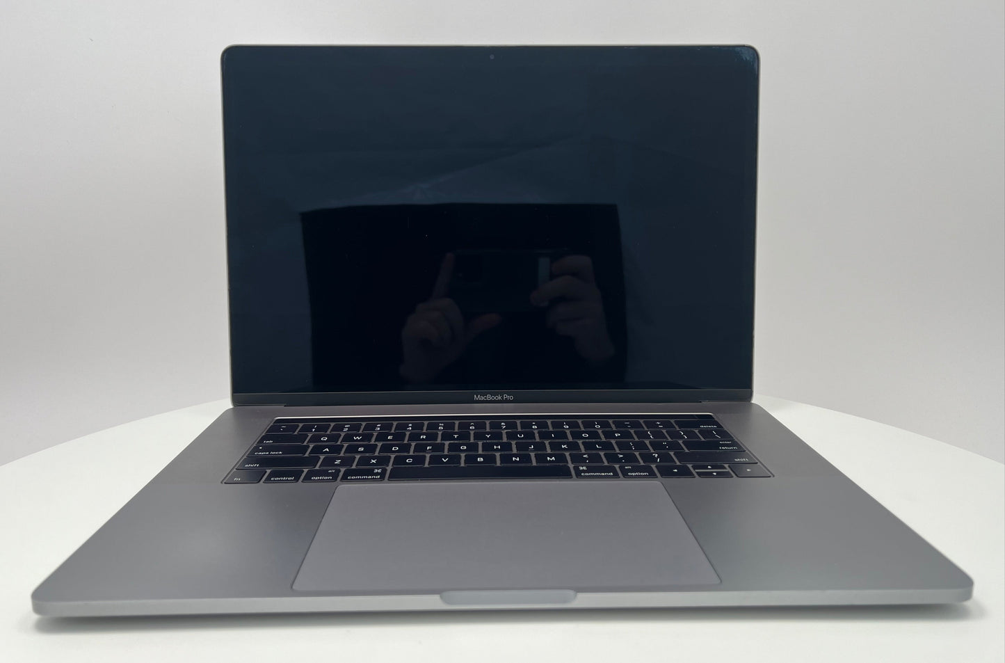 2016 Apple MacBook Pro 15-inch i7 2.7GHz 16GB RAM 512GB SSD | Radeon Pro 455