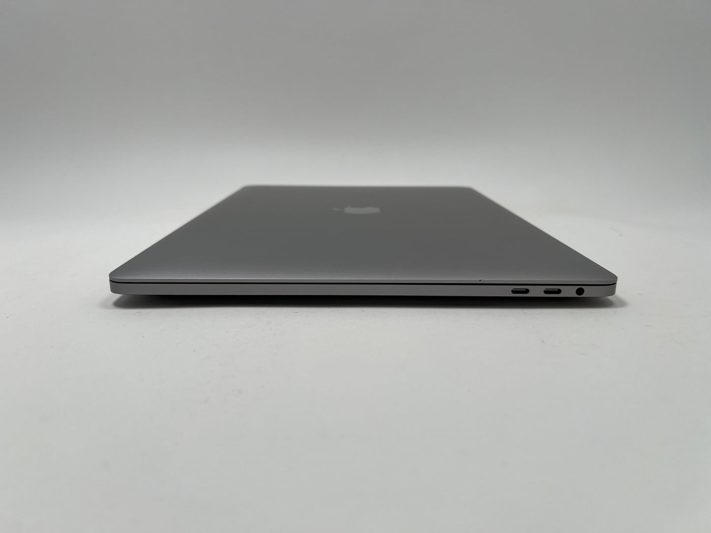 MacBook Pro (2018) 15-inch – Intel Core i7 2.6GHz – 32GB RAM 1TB SSD 560X • For Parts & Repair